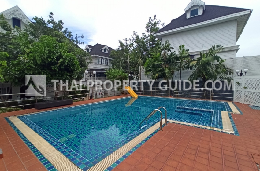 House with Shared Pool in Sukhumvit 